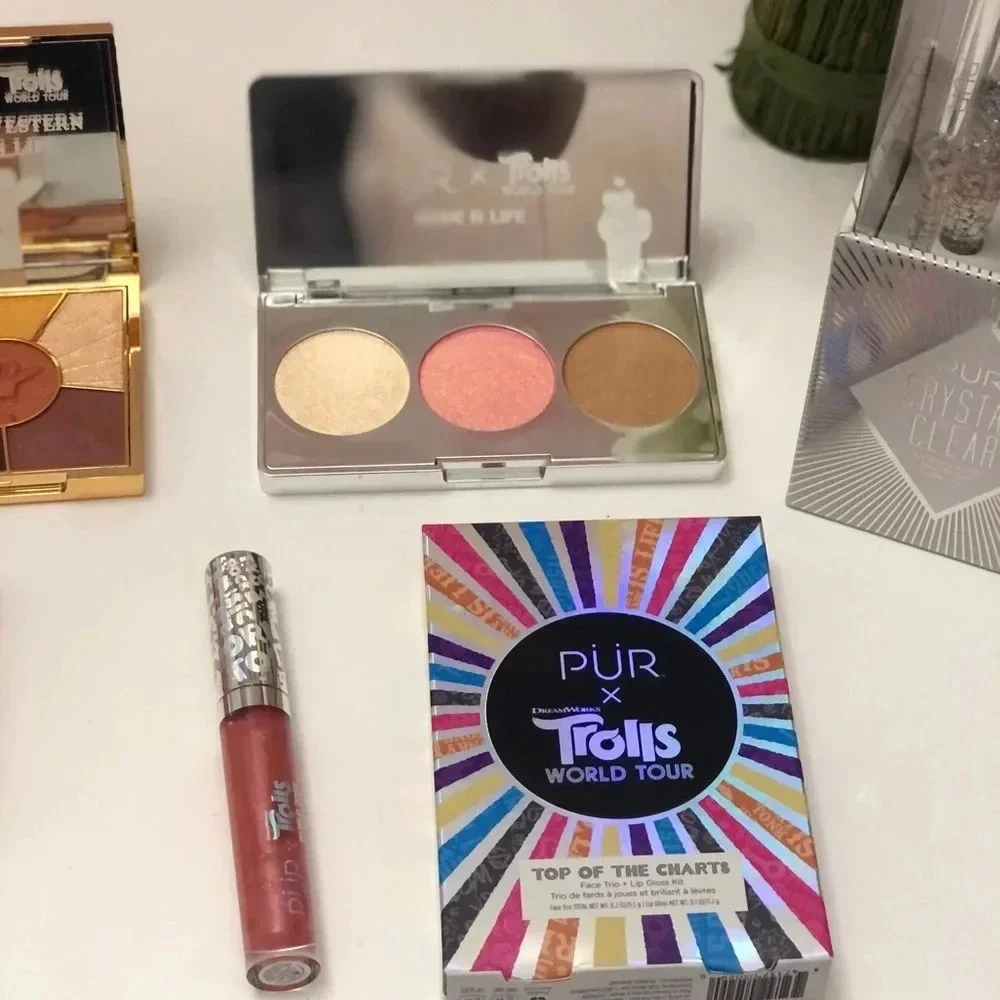 - Nwt! Pur Trolls Collection + brushes!